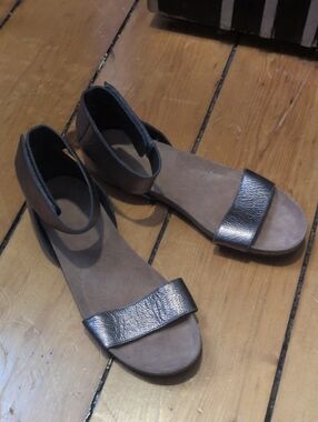 Chocolat blu Metallic Pewter Ankle Strap Sandals